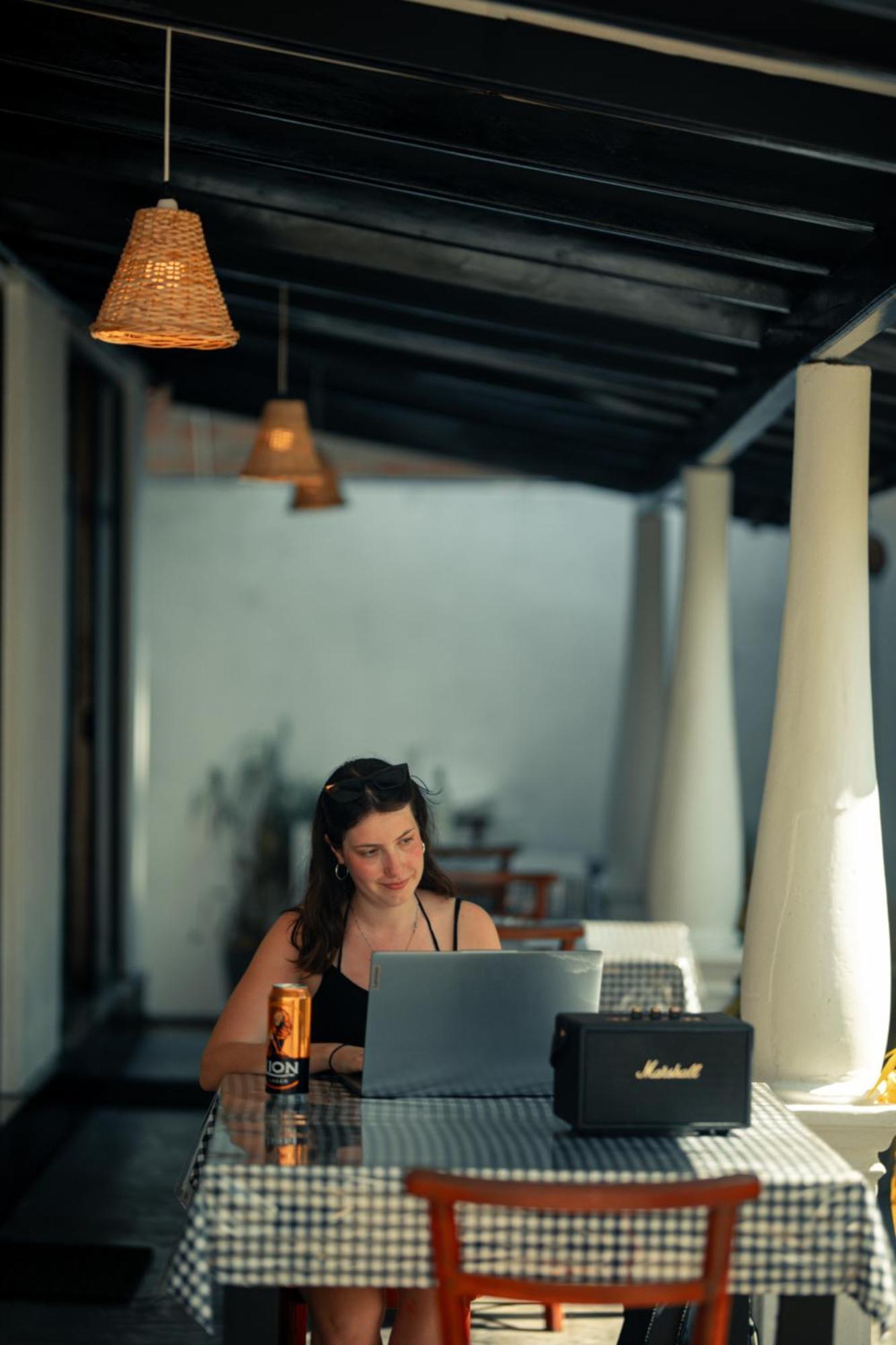 Yes Beach House Mirissa Bagian luar foto